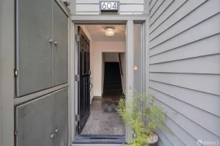 Photo #4: 425015669 Listing 