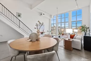 Photo #4: 425015747 Listing