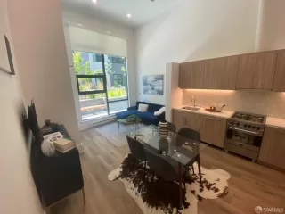 Photo #6: 425015777 Listing