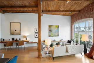 Photo #4: 425016391 Listing