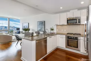 Photo #6: 425016459 Listing 