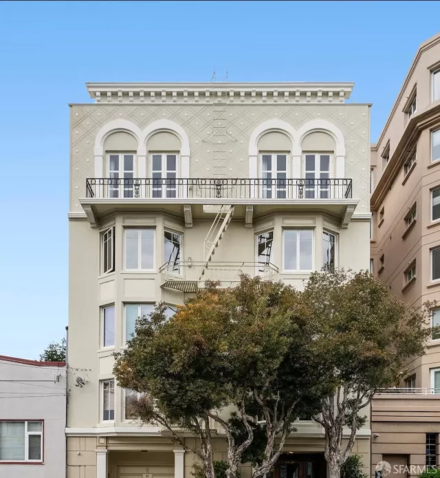 MLS: 425016930 Condo For Sale