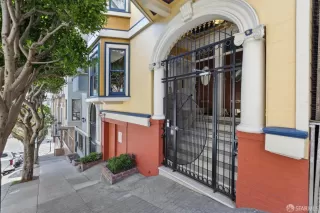 Photo #3: 425017188 Listing