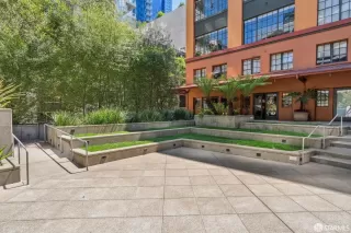 Photo #2: 425017227 Listing