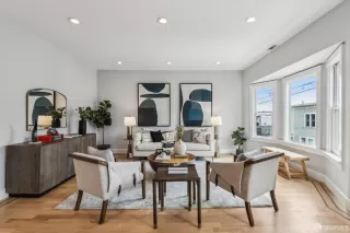 Photo #2: 425017578 Listing