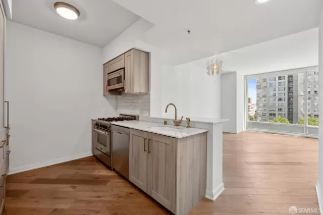 MLS: 425018259 Condo For Sale