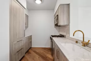 Photo #6: 425018259 Listing 