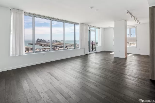 MLS: 425018505 Condo For Sale