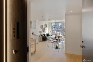 Photo #1: 425019253 Listing 