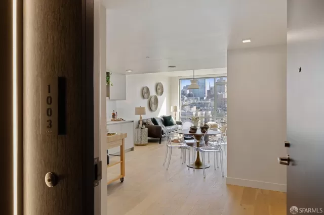 MLS: 425019253 Condo For Sale