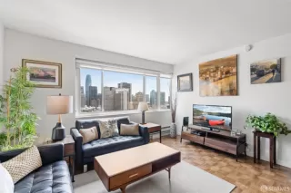 Photo #6: 425019307 Listing