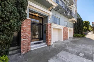 Photo #2: 425019383 Listing