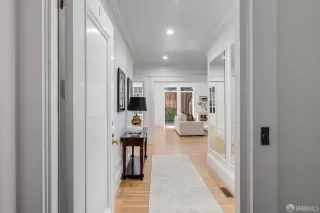 Photo #4: 425019383 Listing