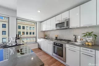 Photo #5: 425019541 Listing