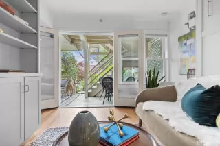 Photo #4: 425019572 Listing