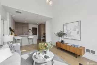 Photo #4: 425019616 Listing