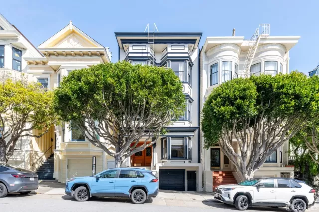 MLS: 425020692 Condo For Sale