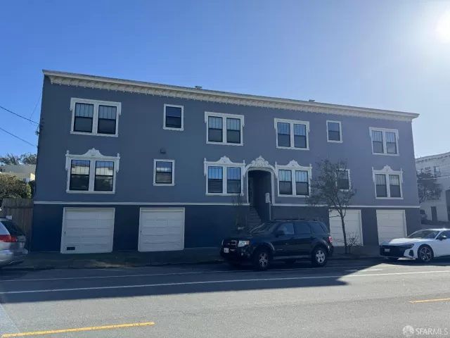 MLS: 425020737 Condo For Sale