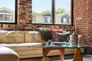 Photo #6: 425021007 Listing