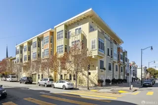 Photo #4: 425021027 Listing