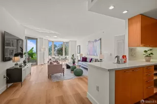 Photo #6: 425021168 Listing