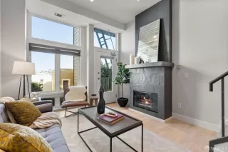 Photo #1: 425021234 Listing