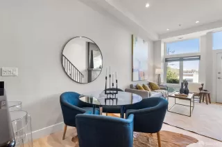 Photo #6: 425021234 Listing