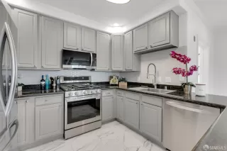 Photo #6: 425021310 Listing 