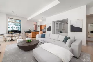 Photo #2: 425021342 Listing