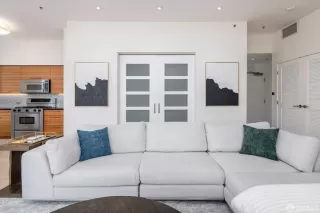 Photo #6: 425021342 Listing