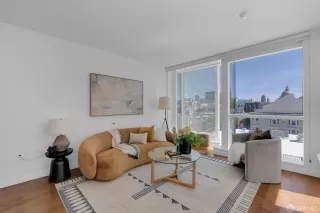 Photo #5: 425021380 Listing