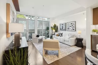 Photo #3: 425021422 Listing 