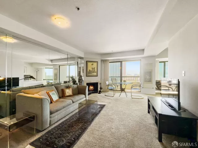 MLS: 425021469 Condo For Sale