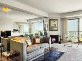 Photo #2: 425021469 Listing 