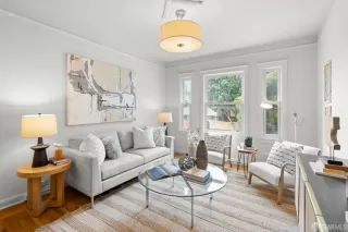 Photo #3: 425021592 Listing