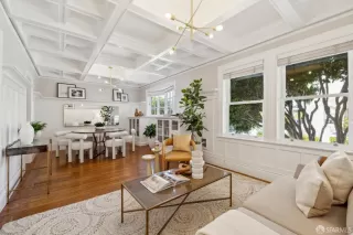 Photo #1: 425021603 Listing