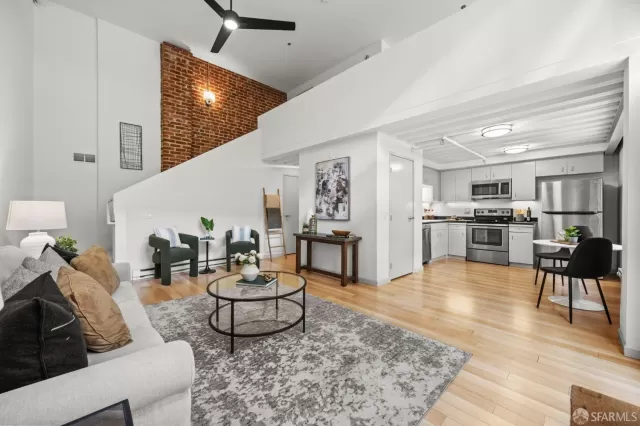 MLS: 425021626 Condo For Sale