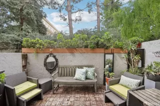 Photo #1: 425021721 Listing