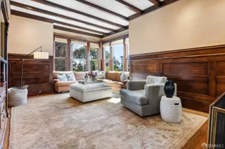 Photo #3: 425021828 Listing