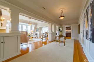 Photo #4: 425021922 Listing