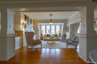 Photo #5: 425021922 Listing