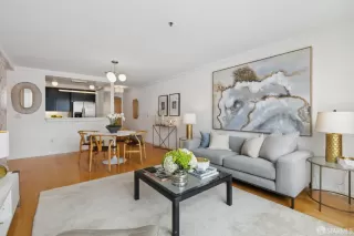 Photo #4: 425022099 Listing 