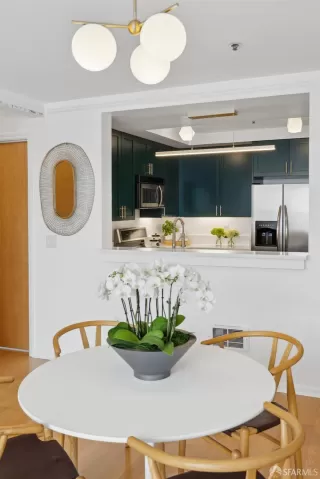 Photo #5: 425022099 Listing 