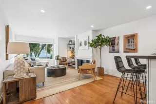 Photo #3: 425022122 Listing 