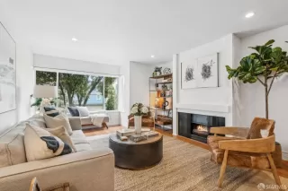 Photo #4: 425022122 Listing 