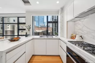 Photo #6: 425022148 Listing