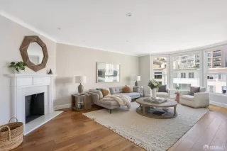 Photo #2: 425022174 Listing