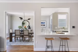 Photo #5: 425022174 Listing