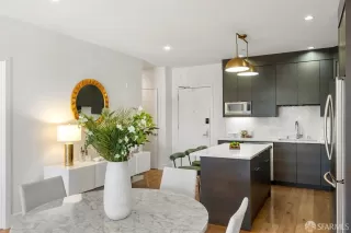 Photo #5: 425022236 Listing 