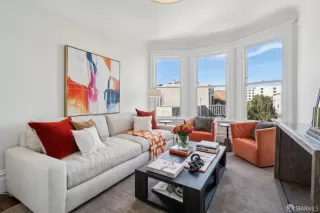 Photo #6: 425022395 Listing